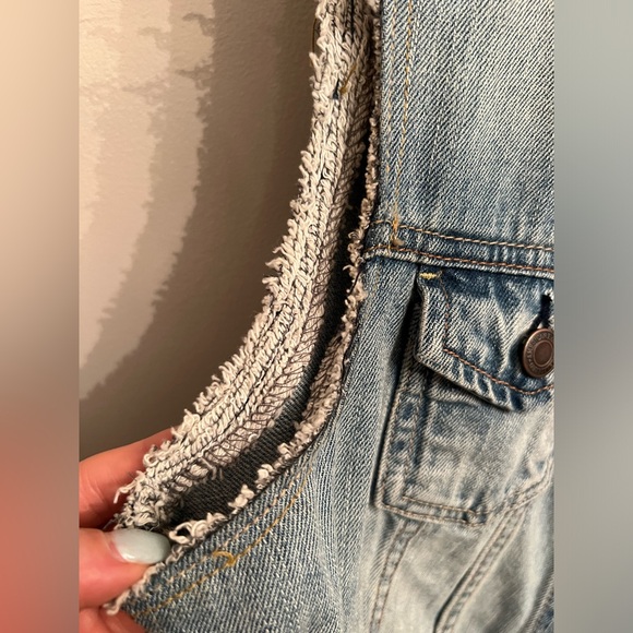 Small American Eagle denim vest - Picture 5 of 10